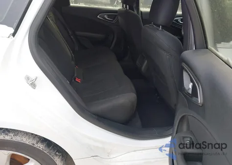 2015 Chrysler 200 Limited z USA, uszkodzony, nr VIN 1C3CCCAB6FN715306